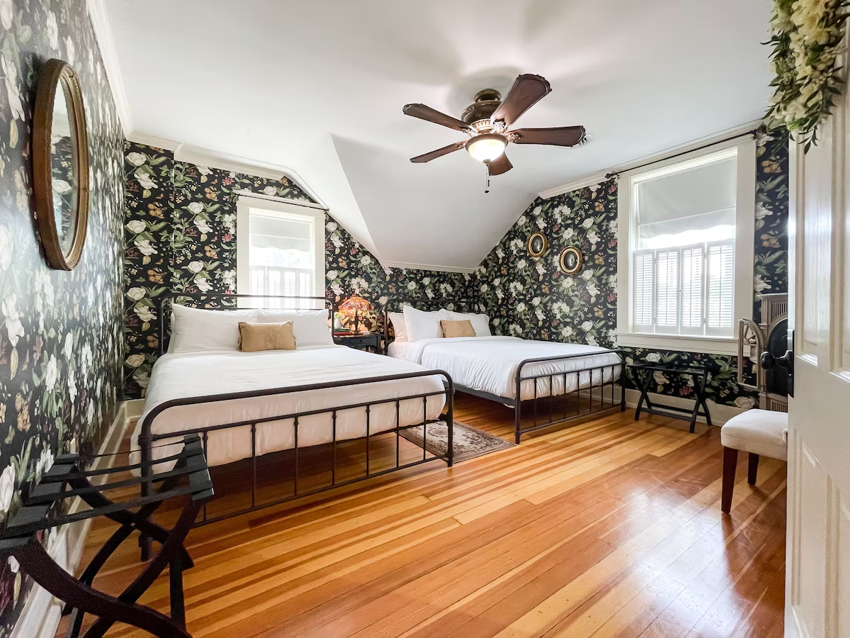 Beekeepers Cottage in Washington, MO