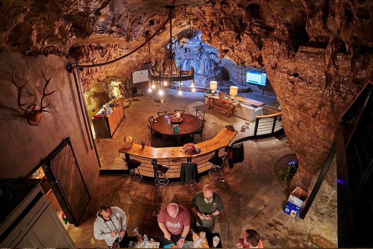 Beckham Creek Cave Lodge