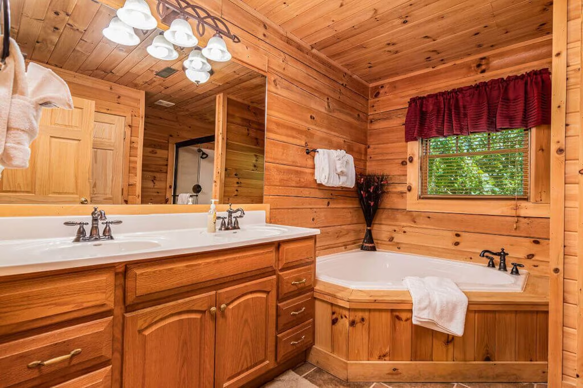 Cedar Cabin in Branson, Missouri