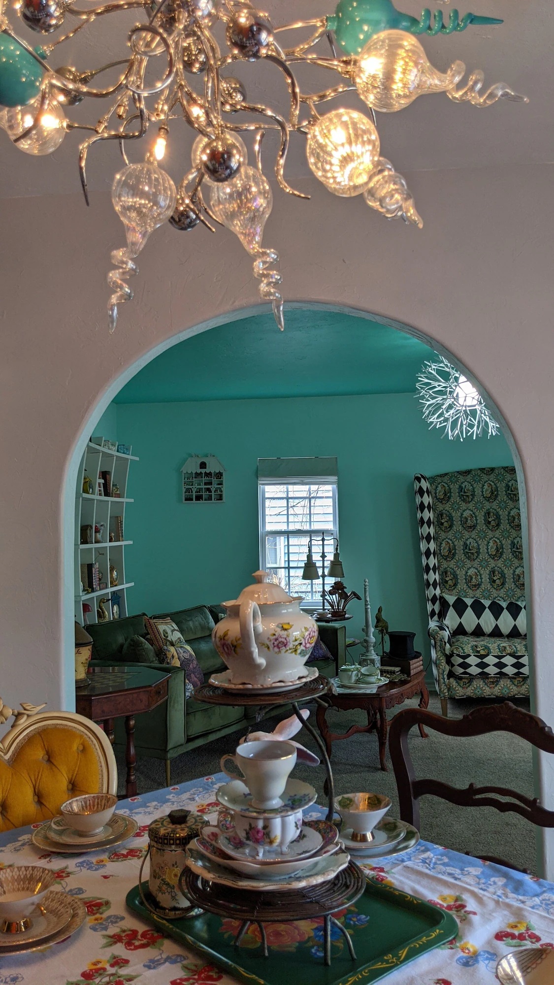 Alice in Wonderland Themed Vacation Rental in Oklahoma City