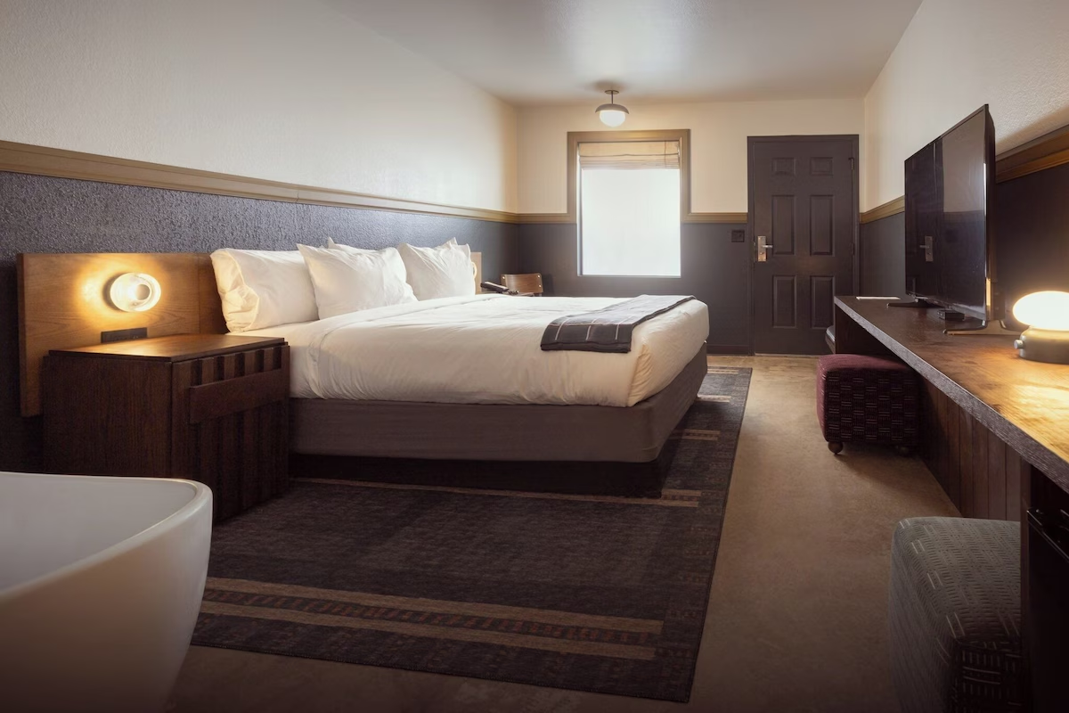 The Ozarker Lodge