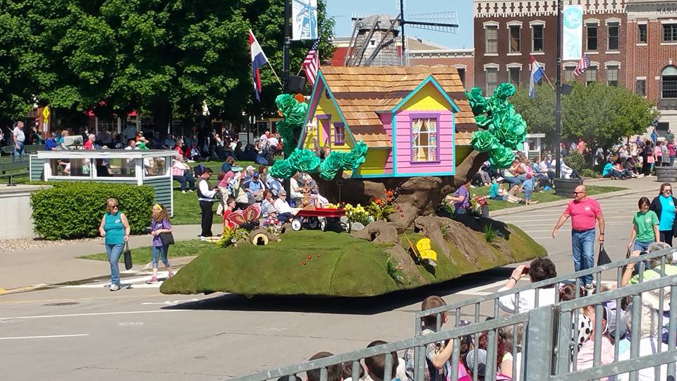 Pella Iowa, Tulip Time Parade