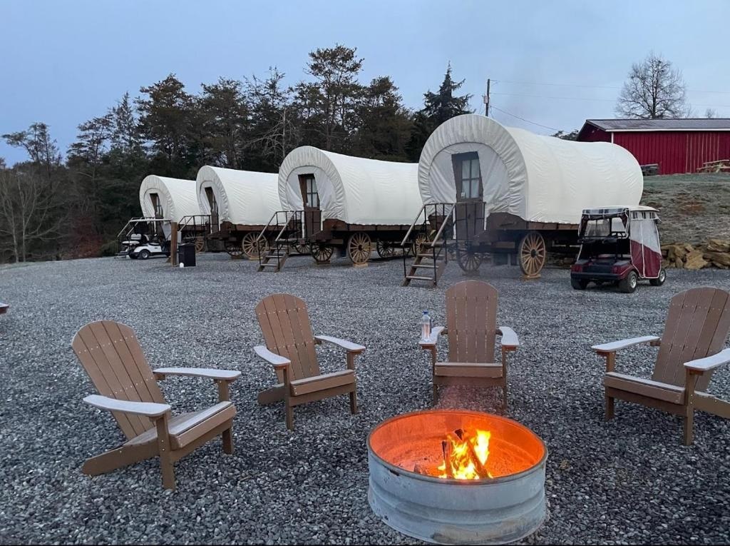 Smoky Hollow Resort Covered Wagons